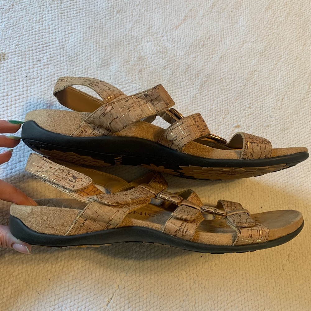 Vionic 10 Amber Sandals View 3